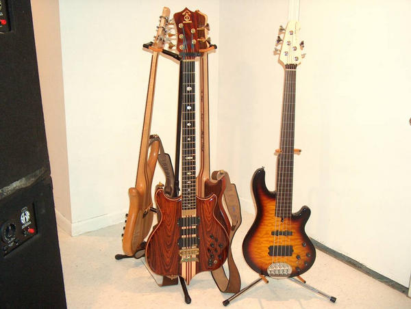 Triple Bass Stand