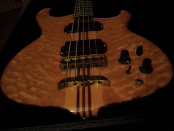 Five-String Spoiler Bass w/Quilt Top